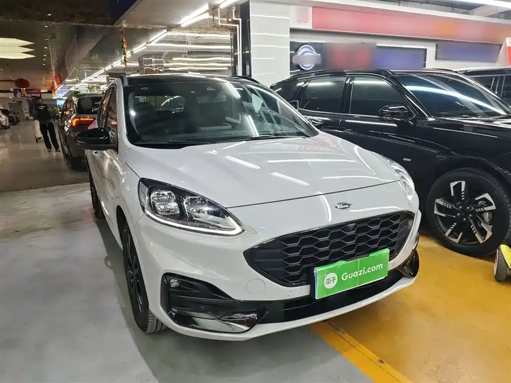 Ford Escape 2023 из CN, фото 5
