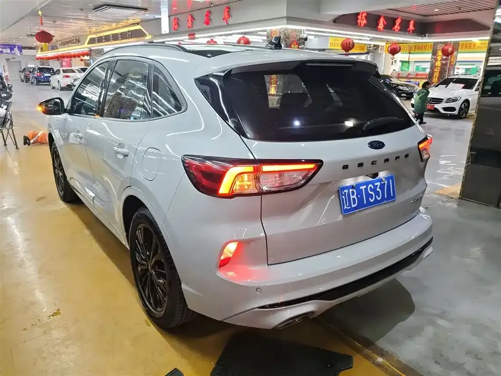 Ford Escape 2023 из CN, фото 7