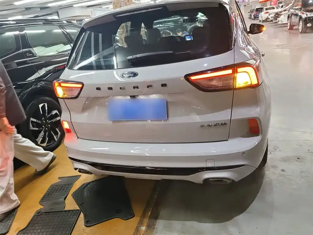 Ford Escape 2023 из CN, фото 10