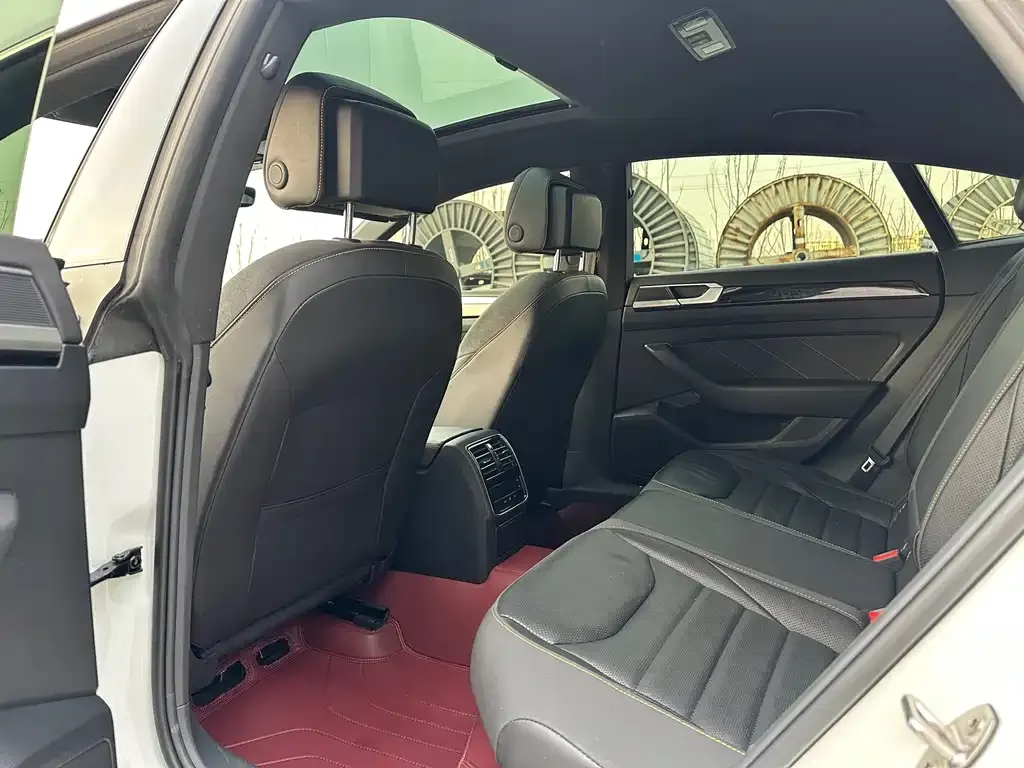 Volkswagen CC 2023 из CN, фото 10