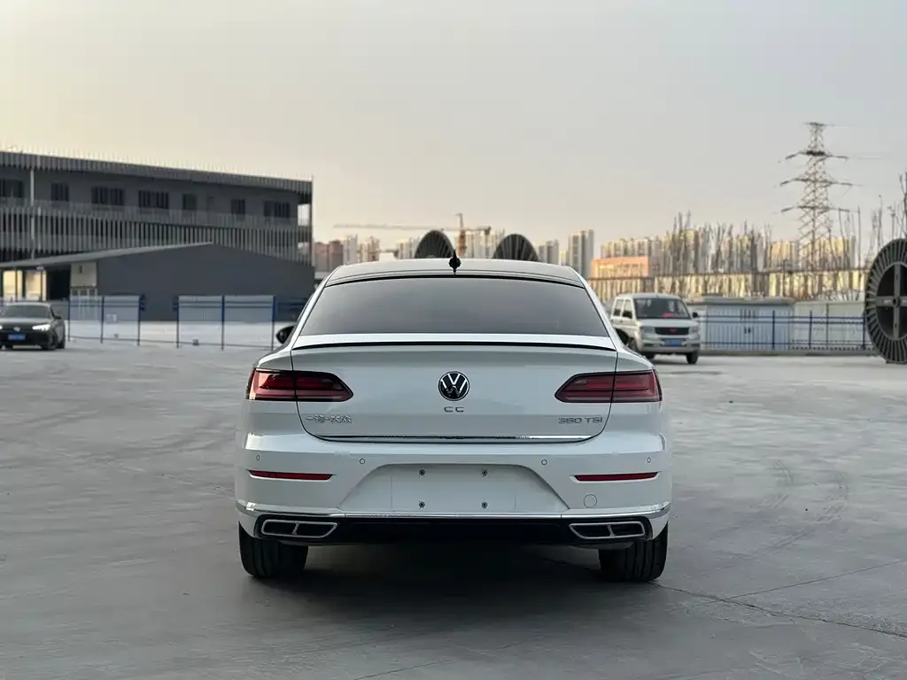 Volkswagen CC 2023 из CN, фото 2
