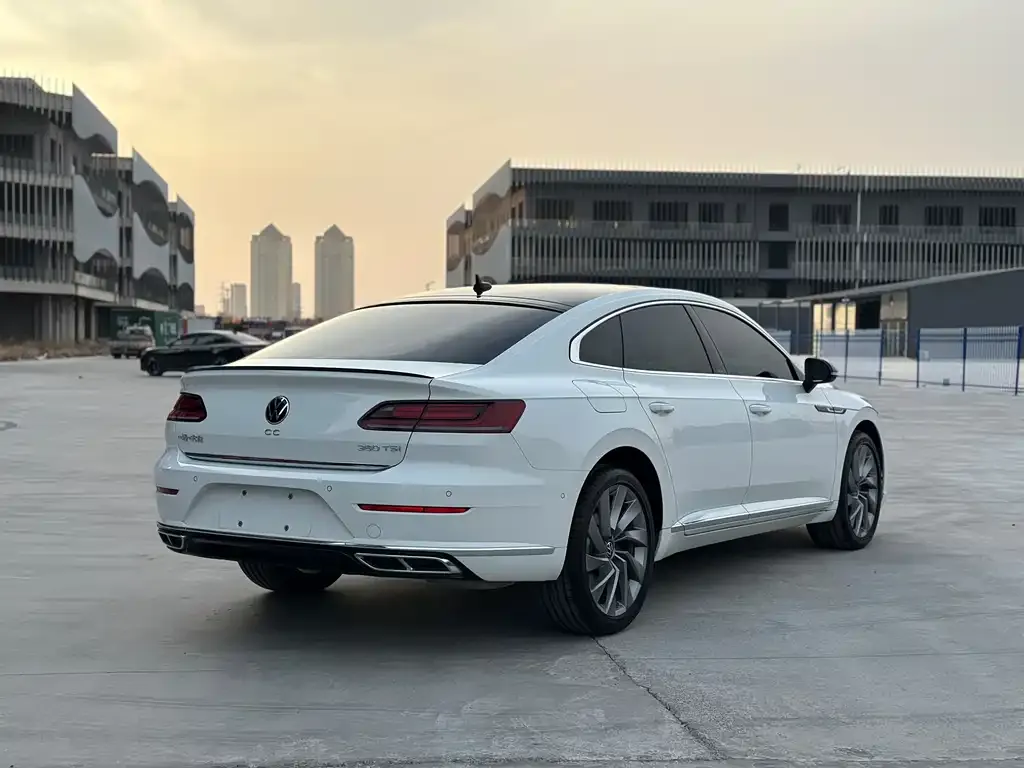 Volkswagen CC 2023 из CN, фото 3