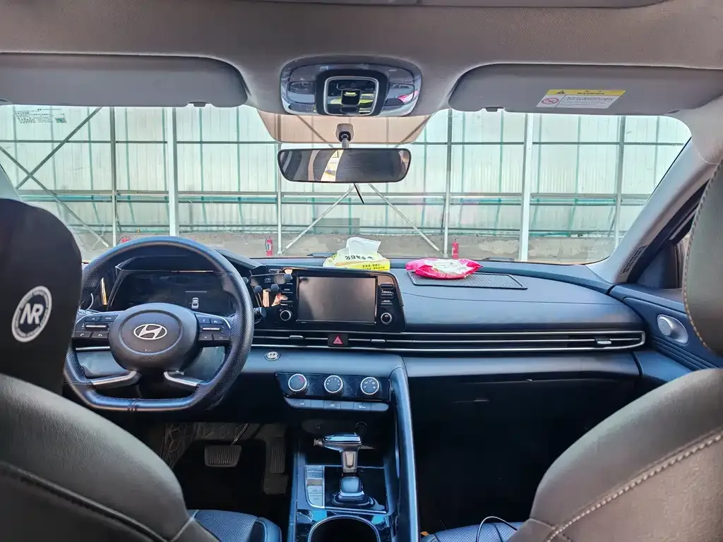 Hyundai Elantra — фото 7