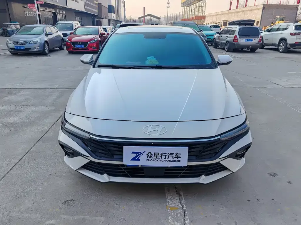 Hyundai Elantra — фото 4