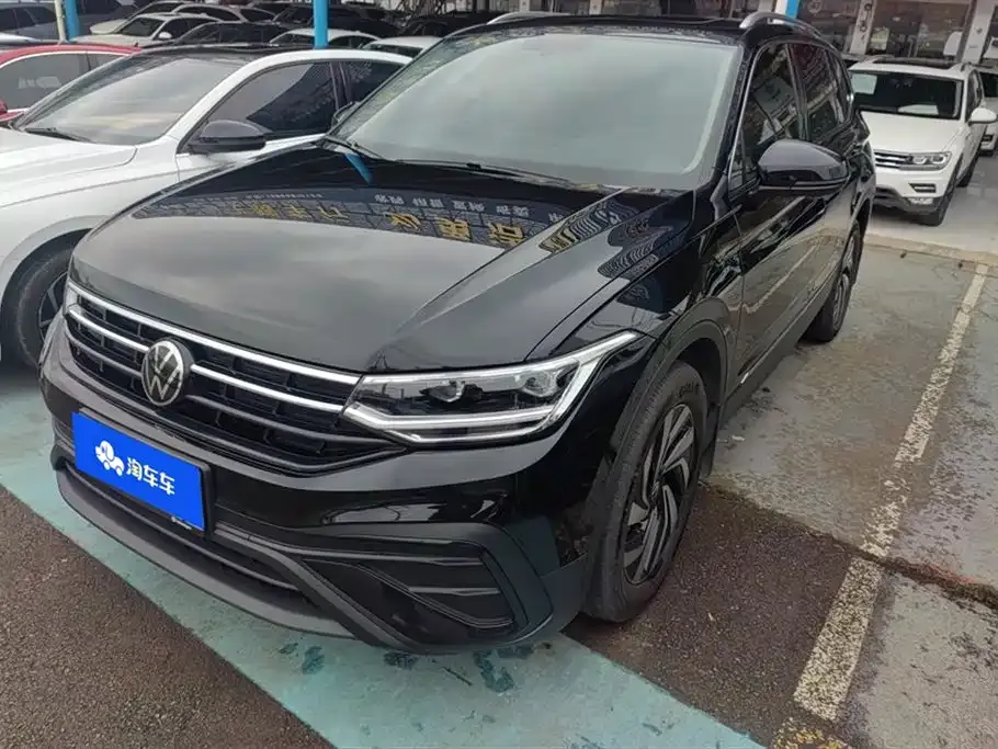 Volkswagen Tiguan L — фото 1