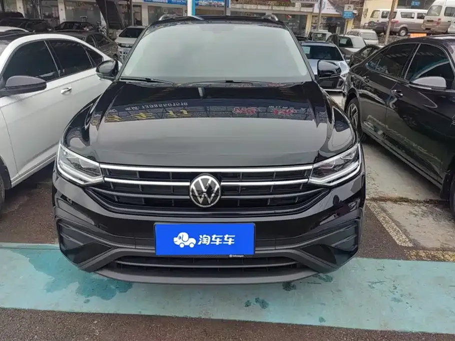 Volkswagen Tiguan L — фото 10