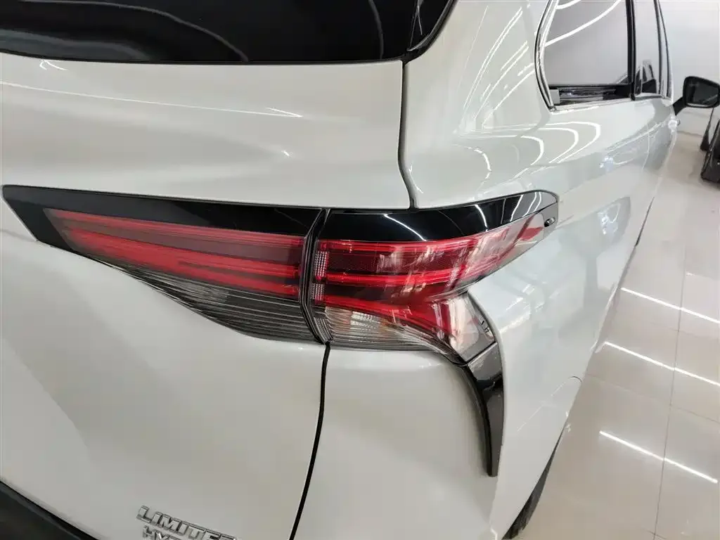 Toyota Sienna 2023 из CN, фото 4