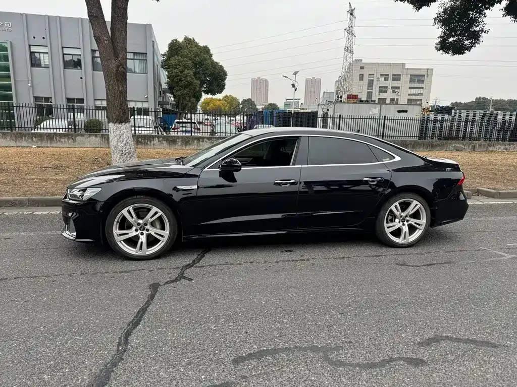 Audi A7L 2024 из CN, фото 6