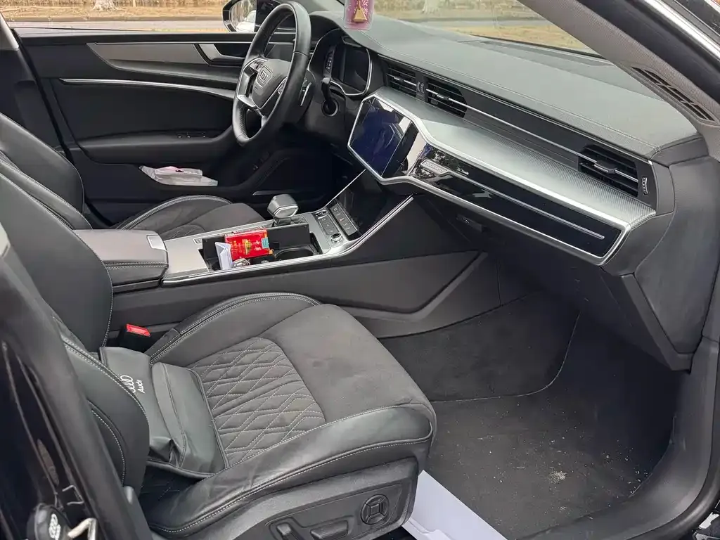 Audi A7L 2024 из CN, фото 4