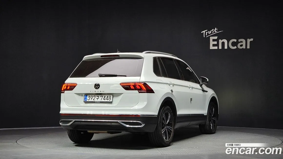 Volkswagen Tiguan — фото 8