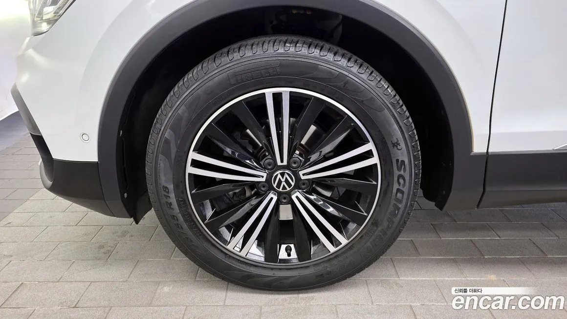 Volkswagen Tiguan — фото 6