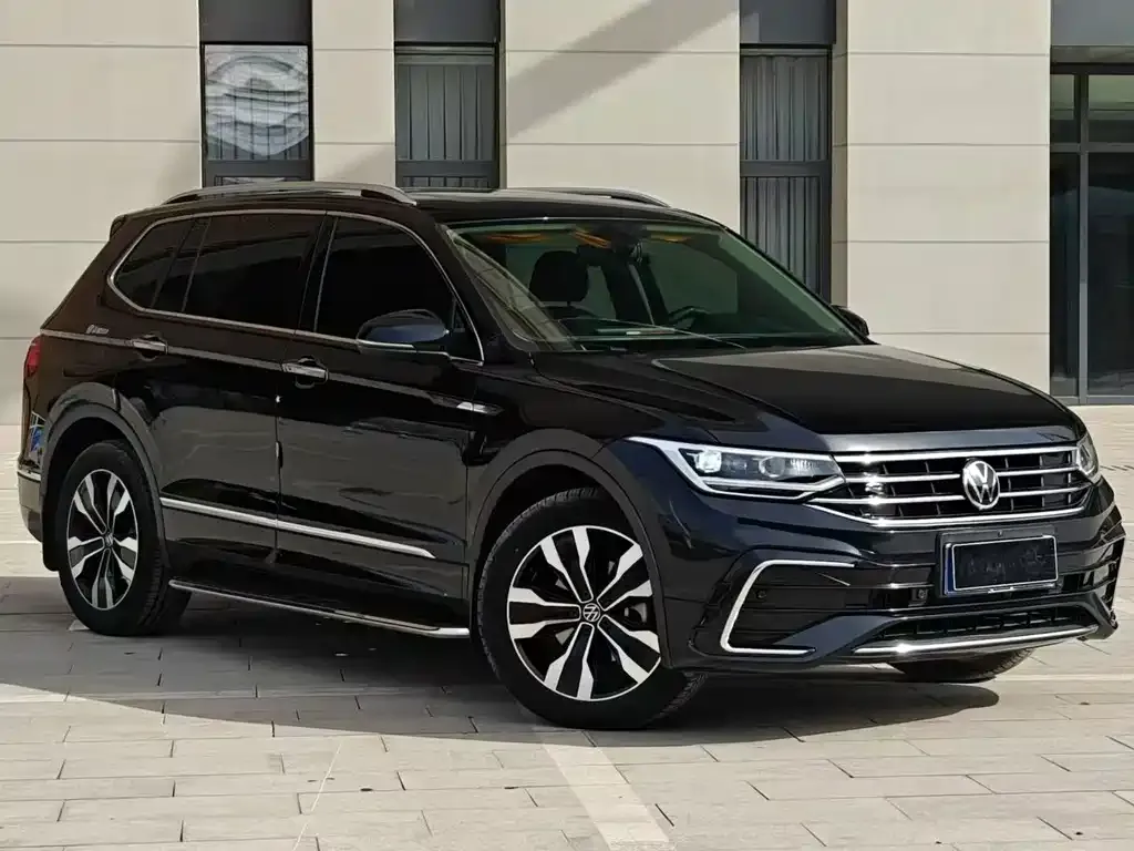 Volkswagen Tiguan L — фото 3