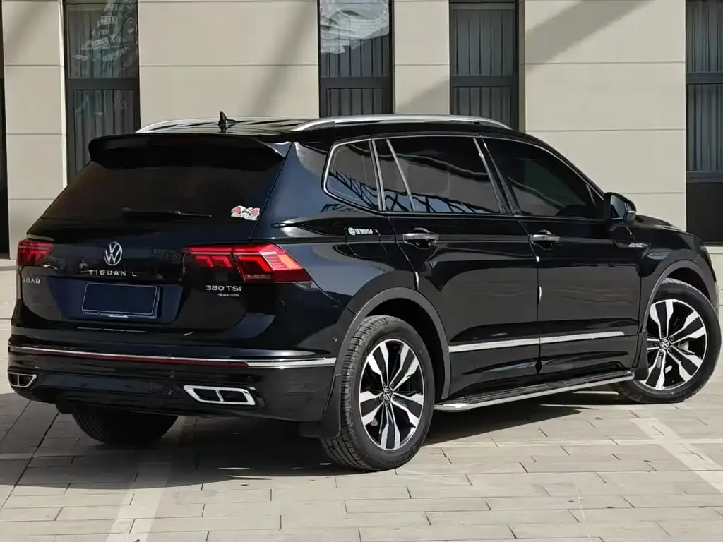 Volkswagen Tiguan L — фото 7