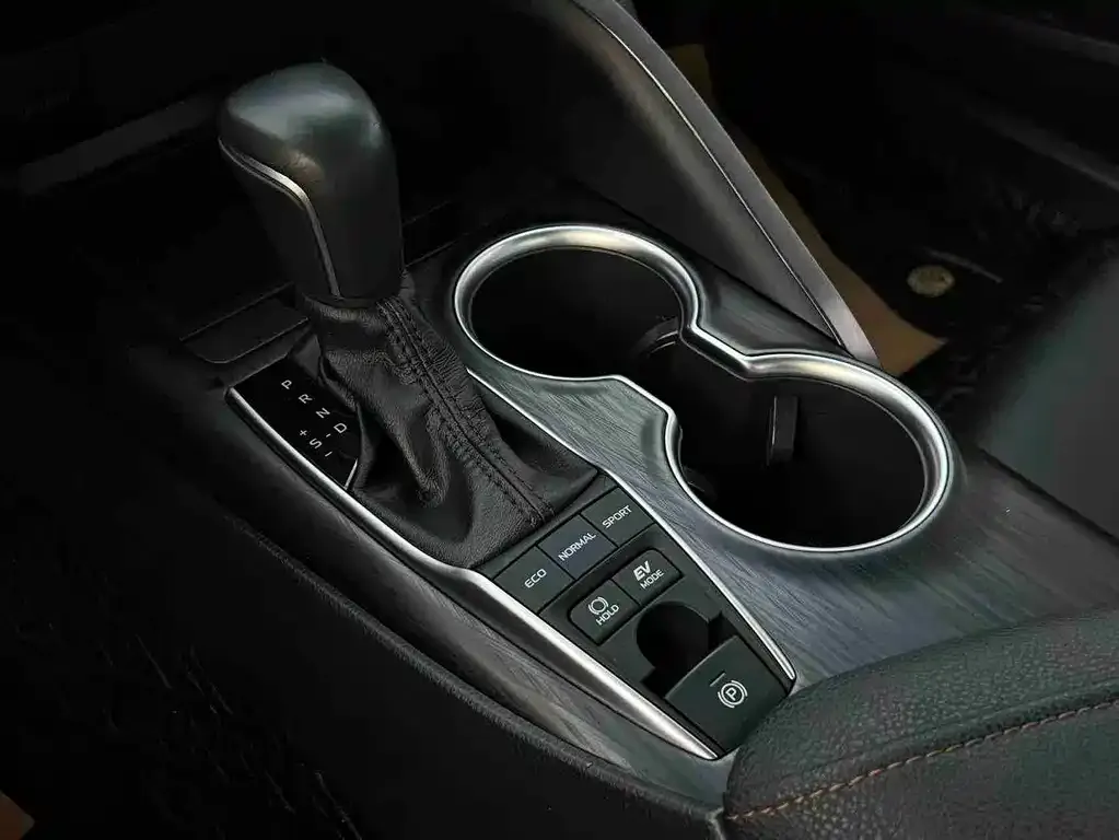 Toyota Camry 2022 из CN, фото 2