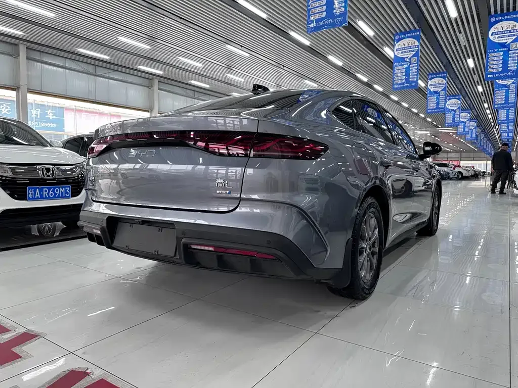 BYD Qin L — фото 8