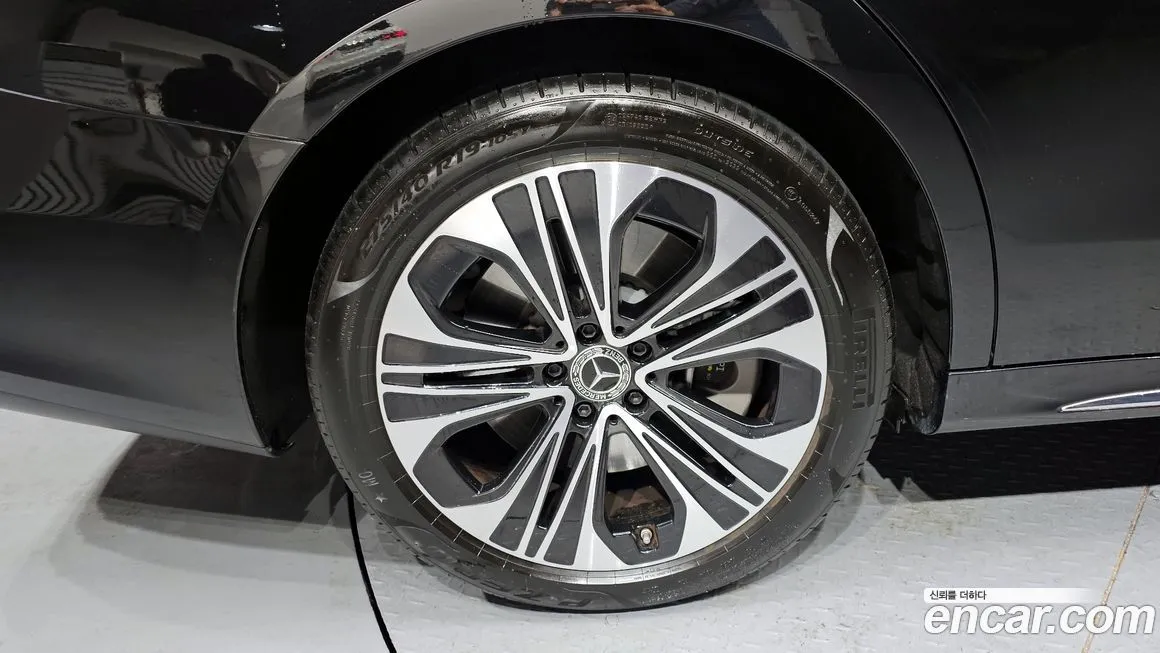 Mercedes-Benz E-Class 2025 из KR, фото 9