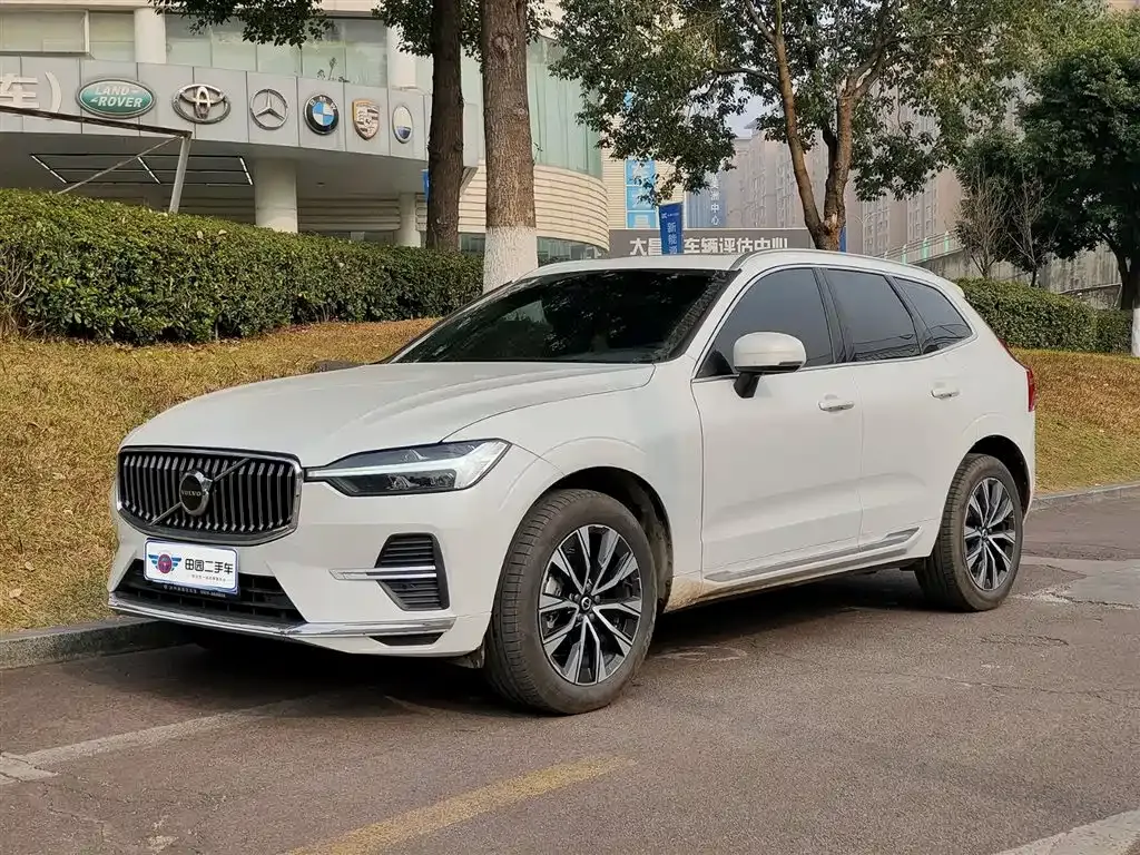 Volvo XC60 2023 из CN, фото 1