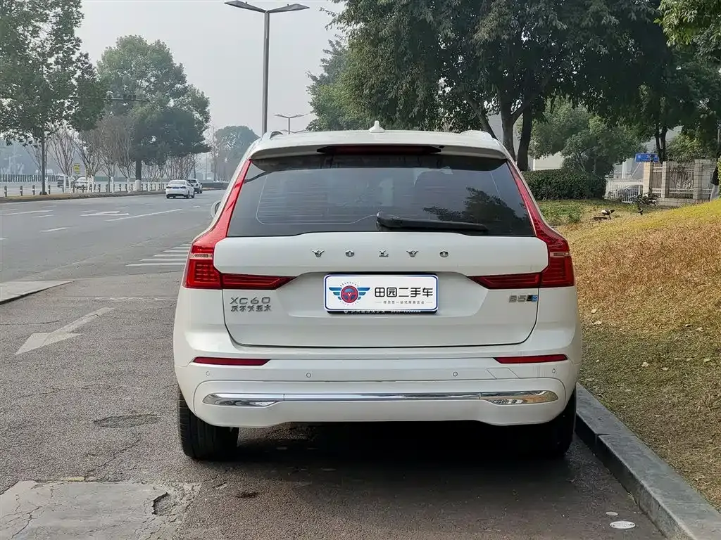 Volvo XC60 2023 из CN, фото 9