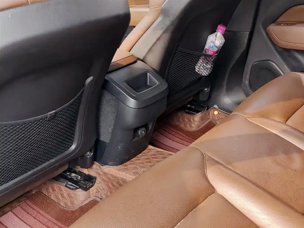 Volvo XC60 2023 из CN, фото 3