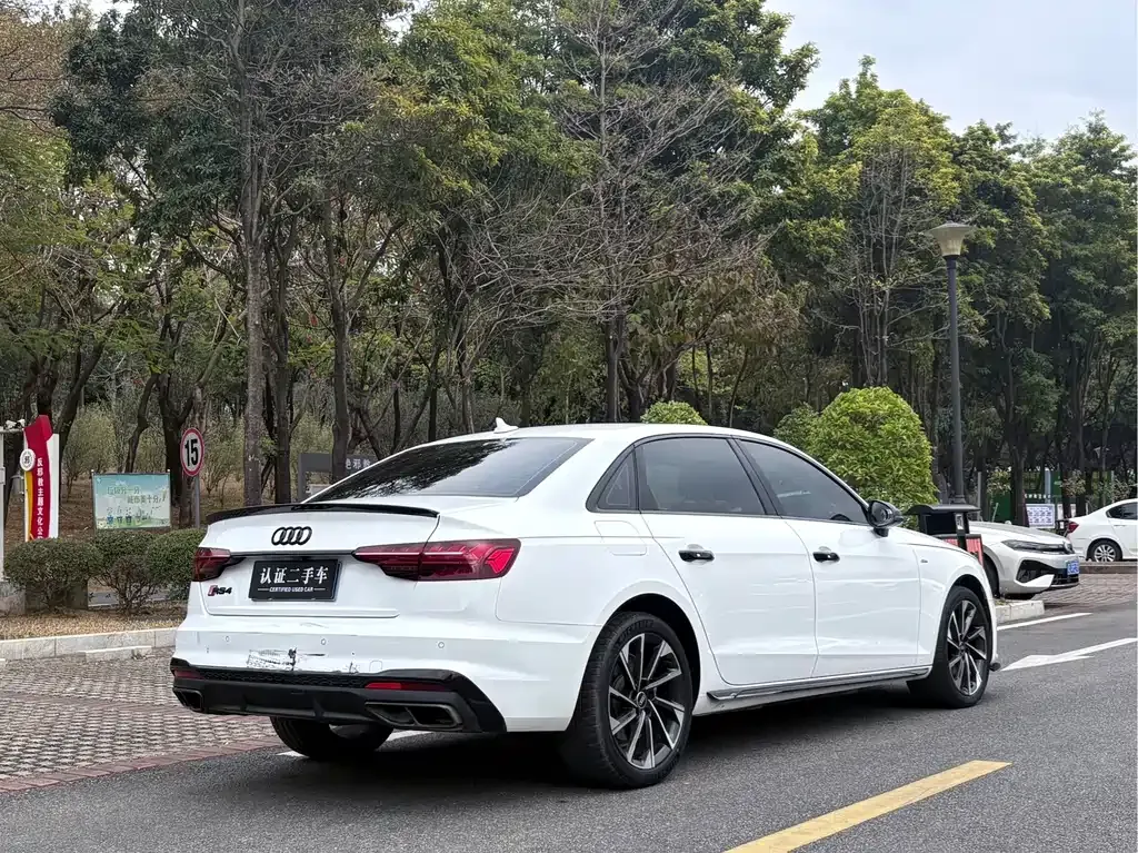 Audi A4L 2023 из CN, фото 7