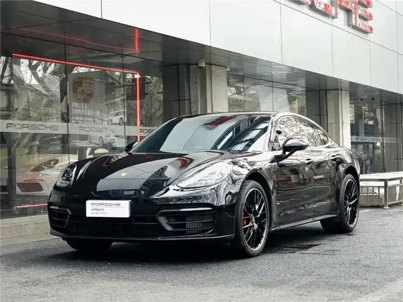 Porsche Panamera — фото 1