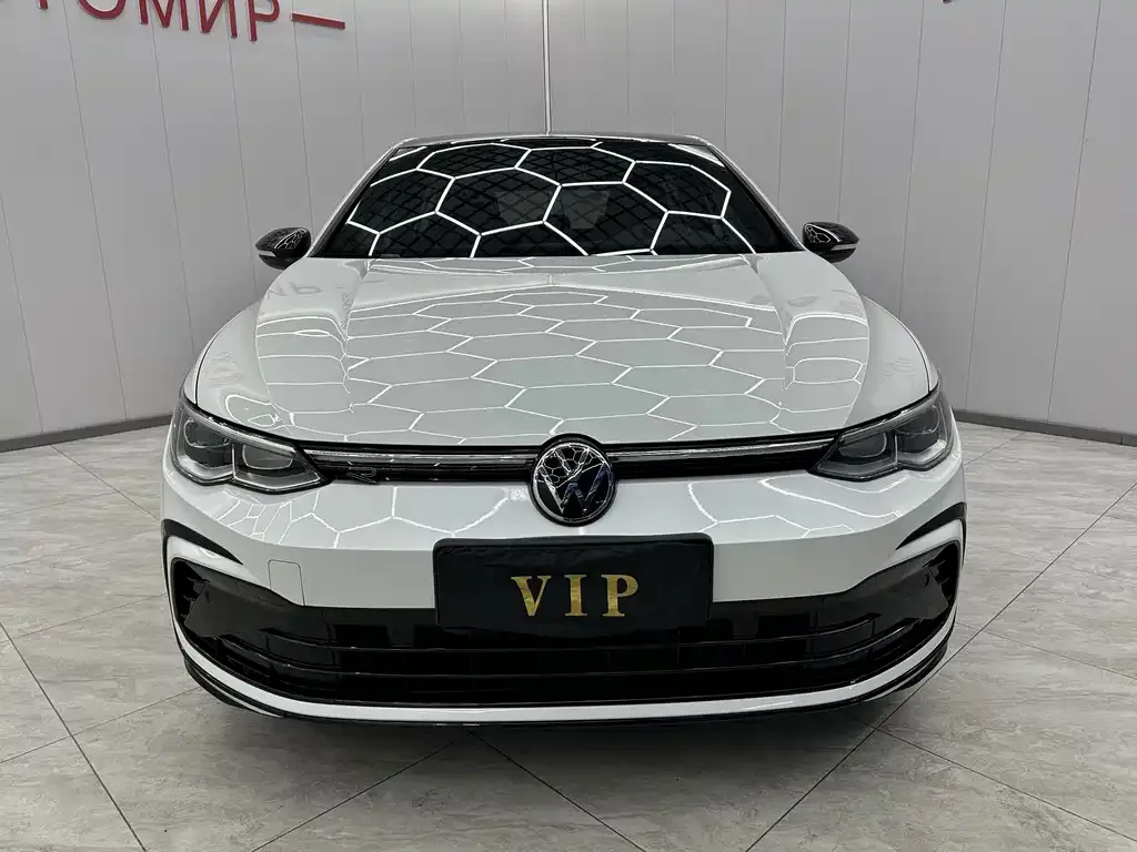 Volkswagen Golf 2023 из CN, фото 2