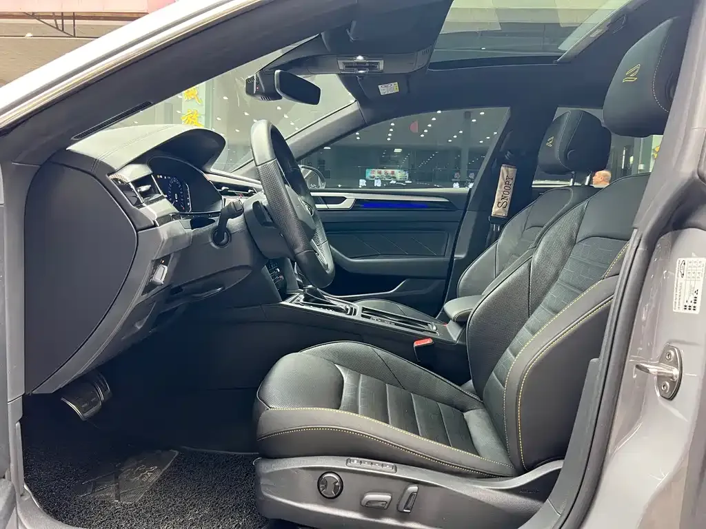 Volkswagen CC 2024 из CN, фото 5