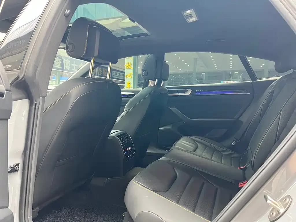 Volkswagen CC 2024 из CN, фото 2