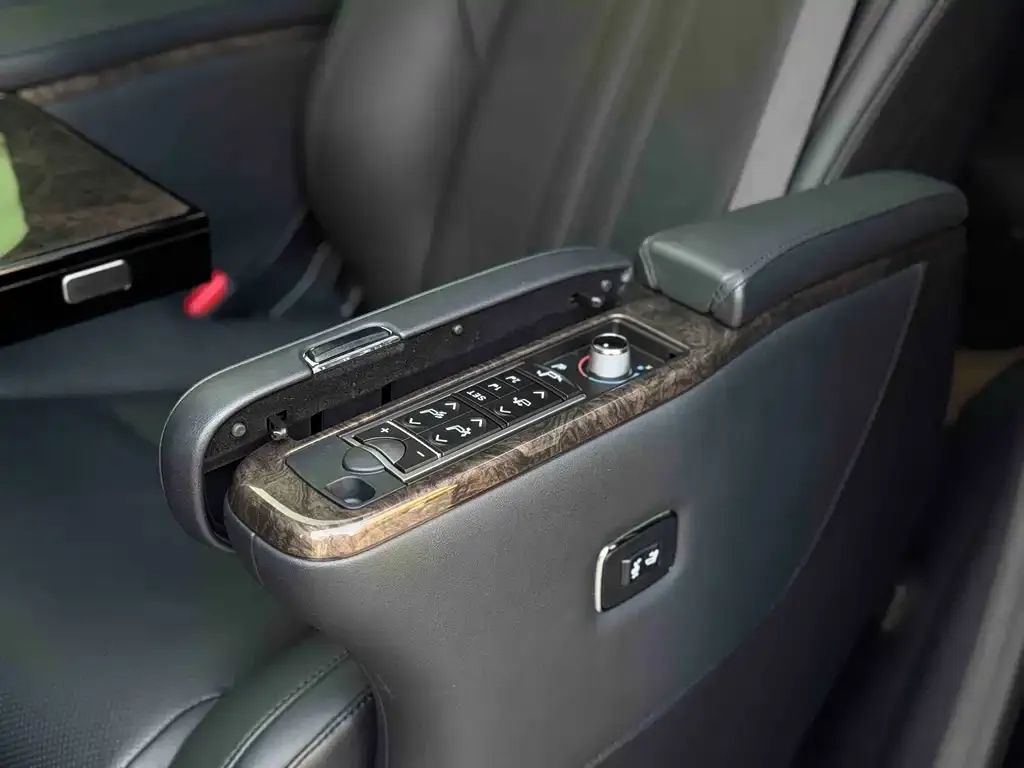 Toyota Vellfire 2021 из CN, фото 3