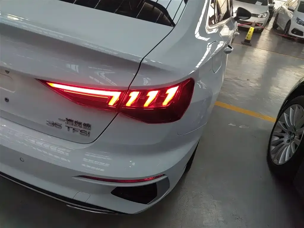 Audi A3 2023 из CN, фото 10