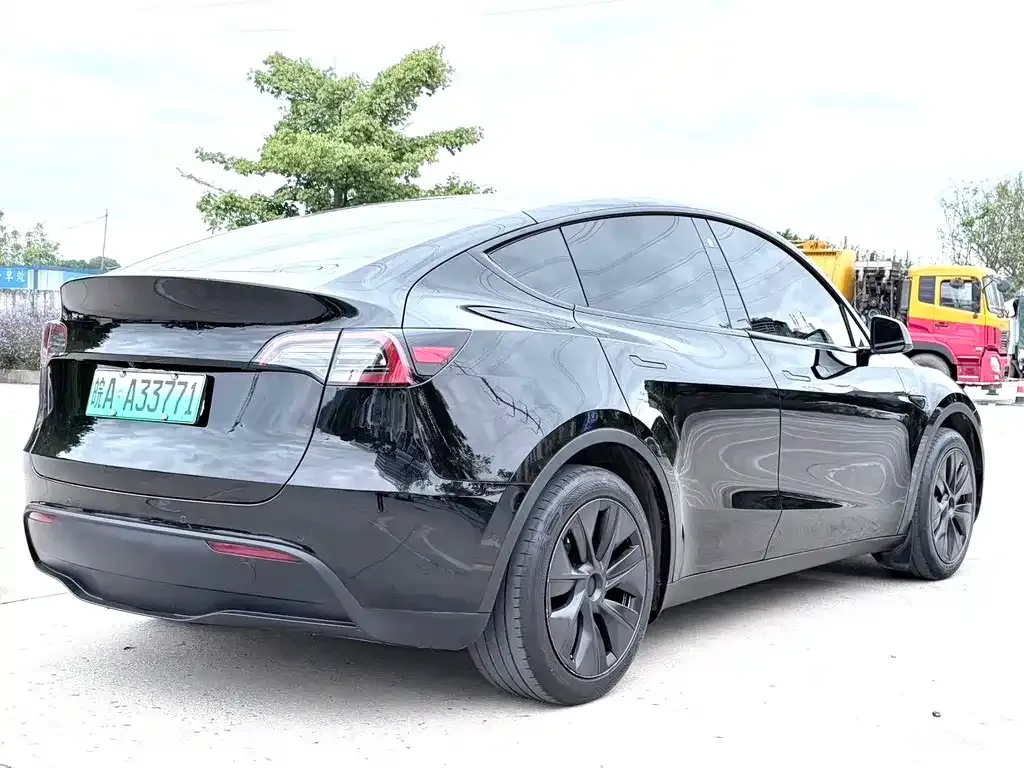 Tesla Model Y 2024 из CN, фото 5