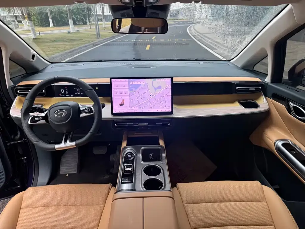 GAC Motor E8 Hybrid — фото 8