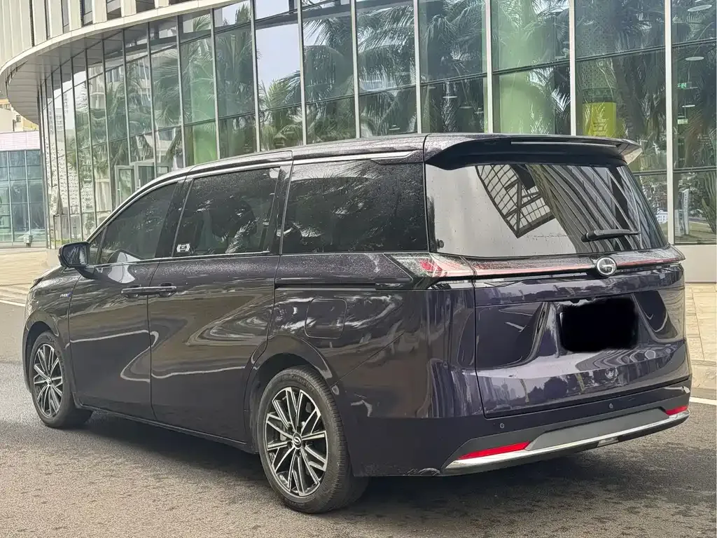 GAC Motor E8 Hybrid — фото 6