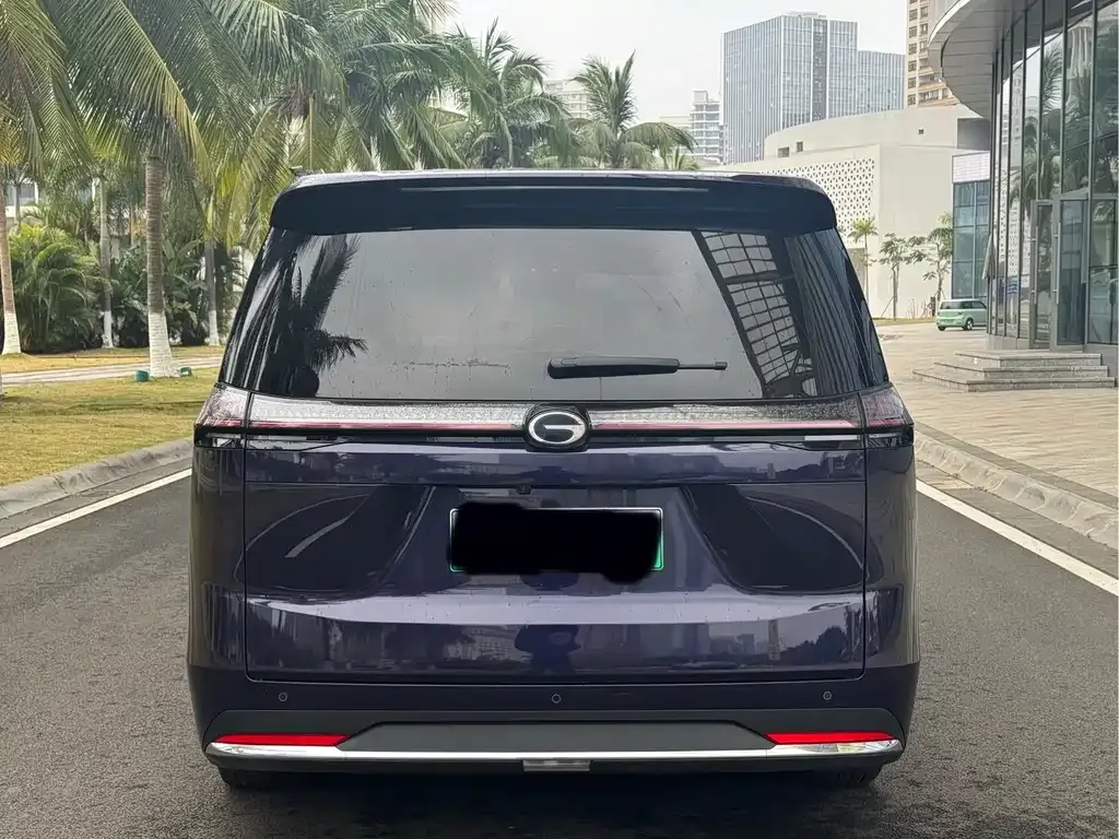 GAC Motor E8 Hybrid — фото 3