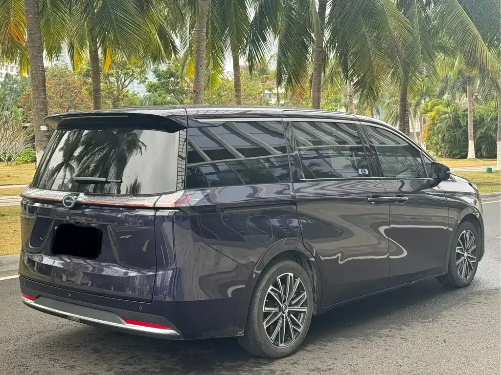 GAC Motor E8 Hybrid — фото 4