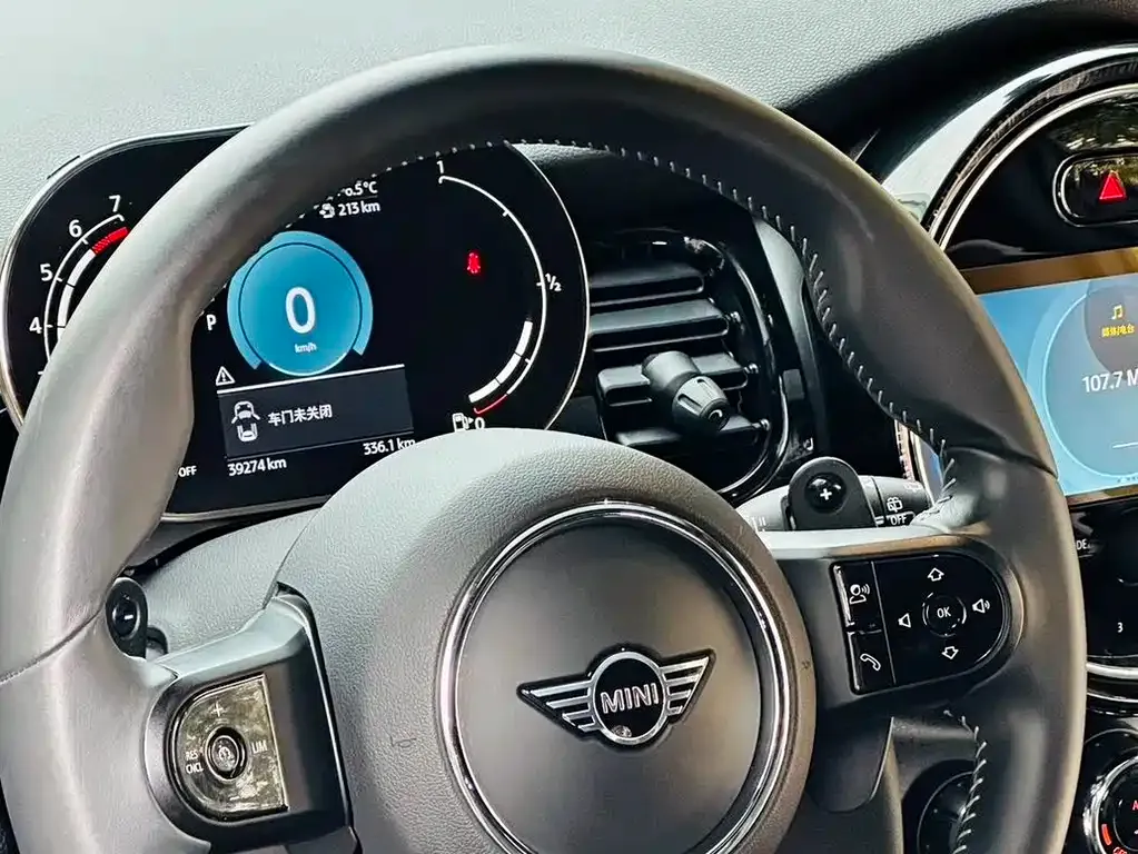 MINI Cooper (3-door) 2022 из CN, фото 2