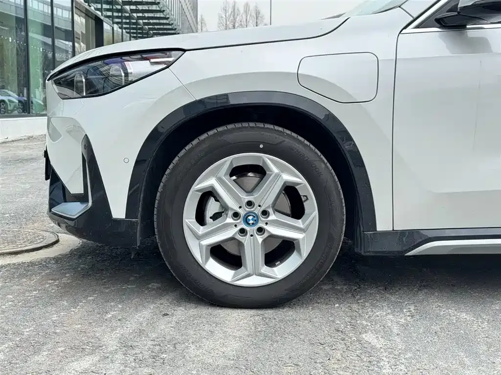 BMW iX1 2025 из CN, фото 10