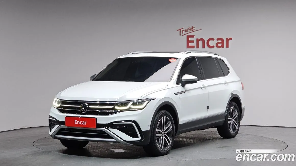 Volkswagen Tiguan — фото 1