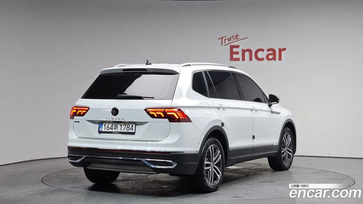 Volkswagen Tiguan — фото 5