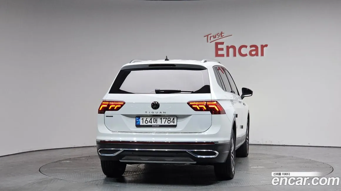 Volkswagen Tiguan — фото 3