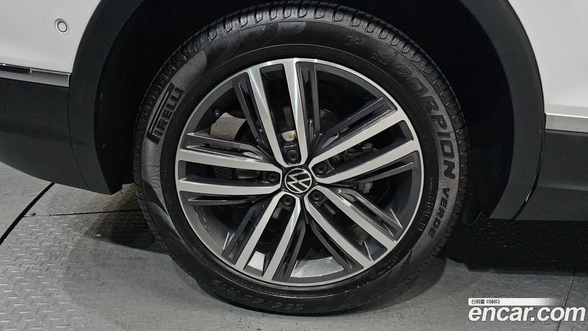 Volkswagen Tiguan — фото 7