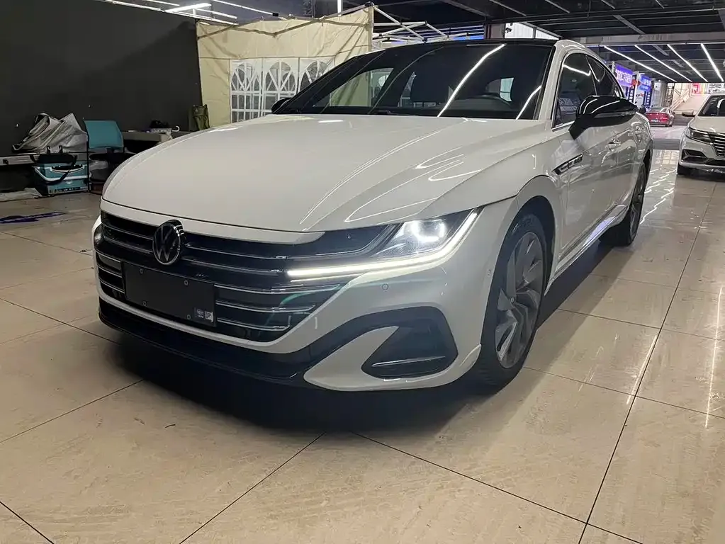 Volkswagen CC 2023 из CN, фото 1