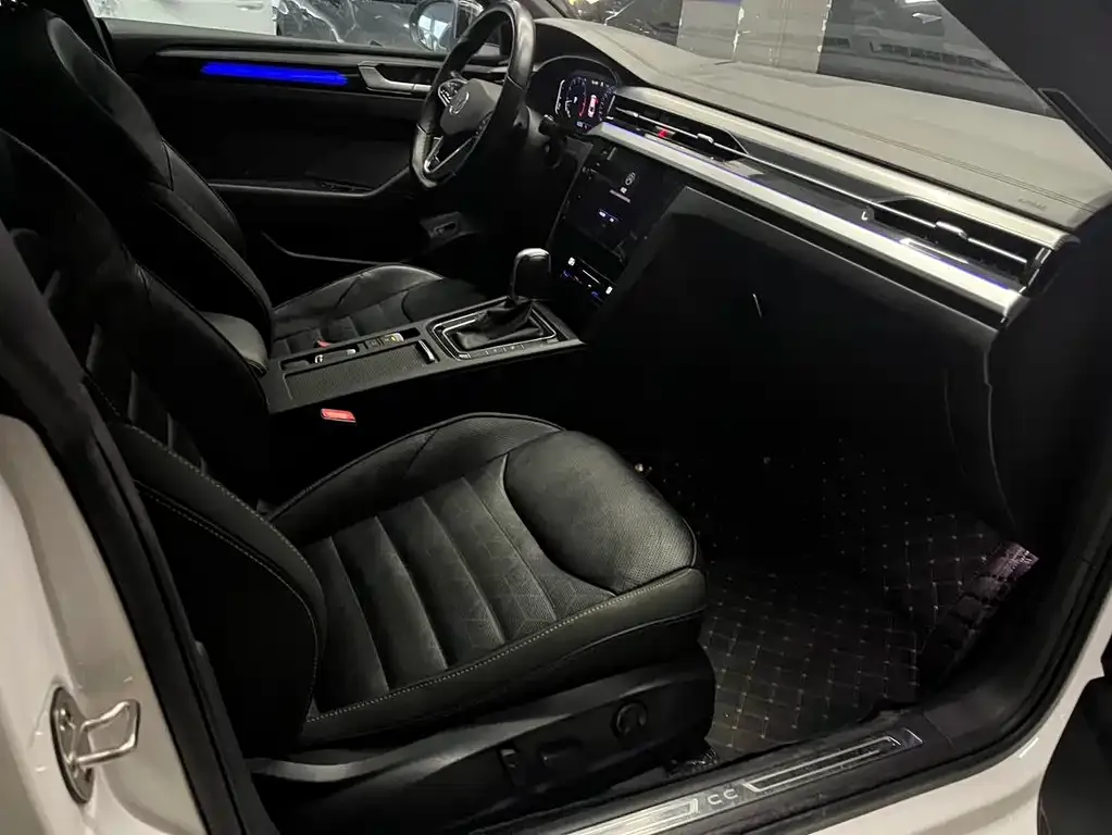 Volkswagen CC 2023 из CN, фото 8