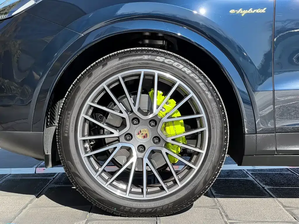 Porsche Cayenne Hybrid — фото 10