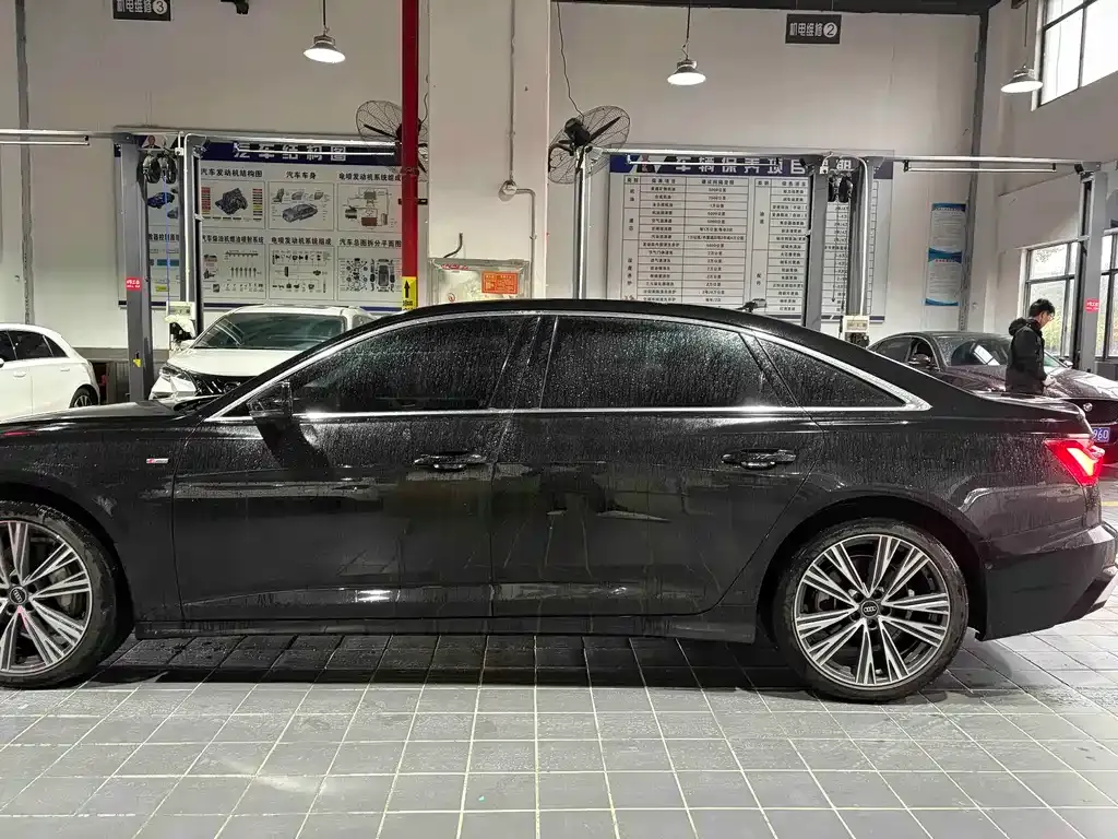 Audi A6L — фото 10