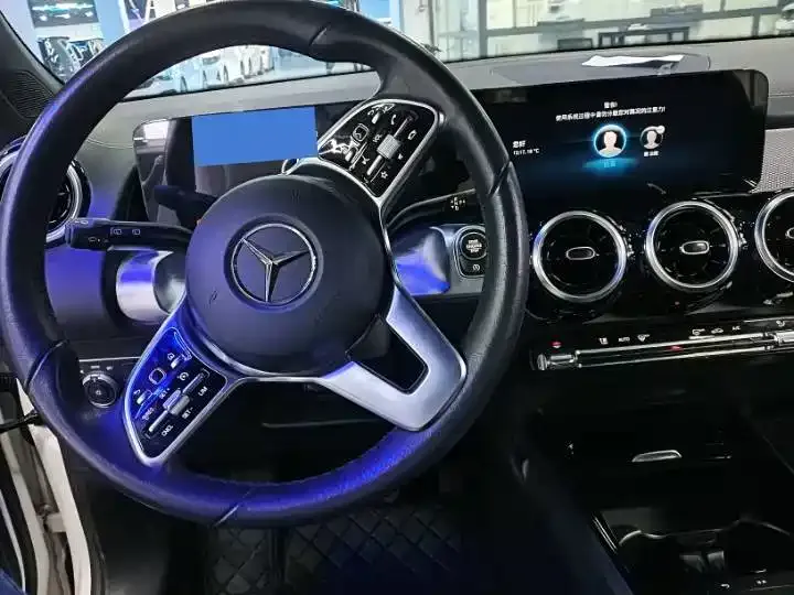 Mercedes-Benz GLB — фото 10