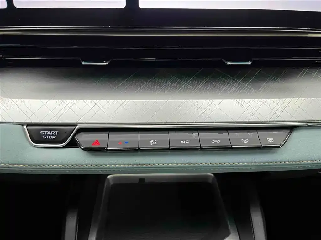 Geely Emgrand L 2022 из CN, фото 3
