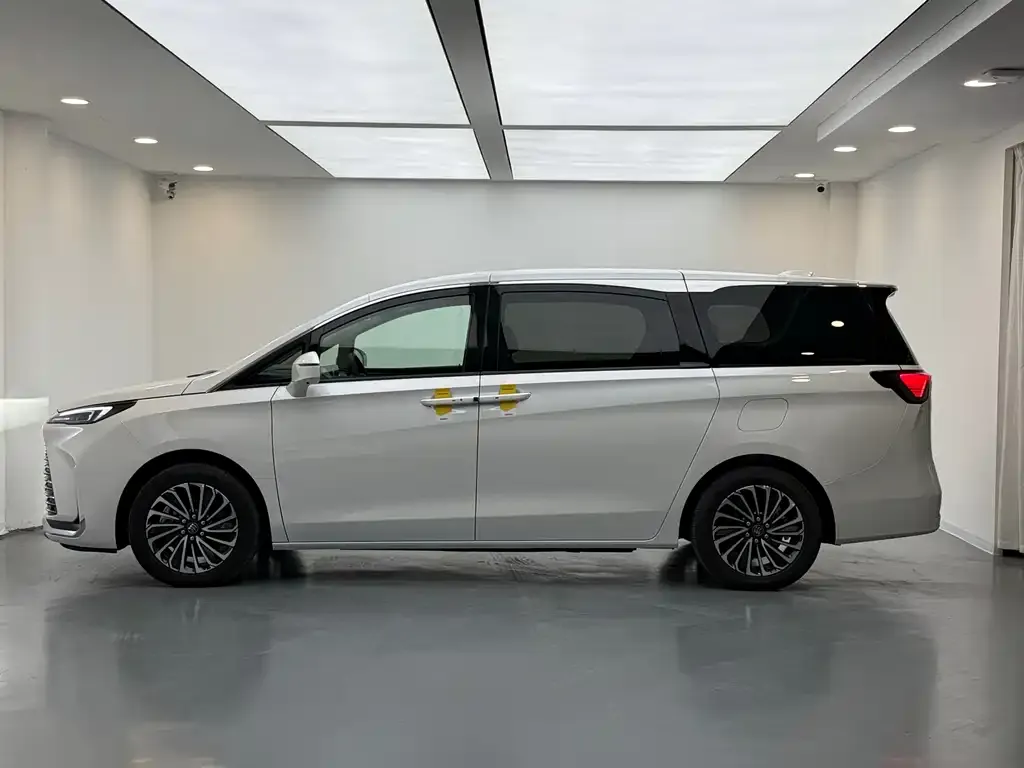 Buick GL8 Hybrid 2025 из CN, фото 9