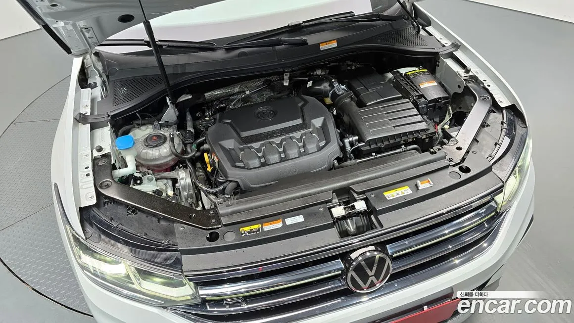 Volkswagen Tiguan — фото 6