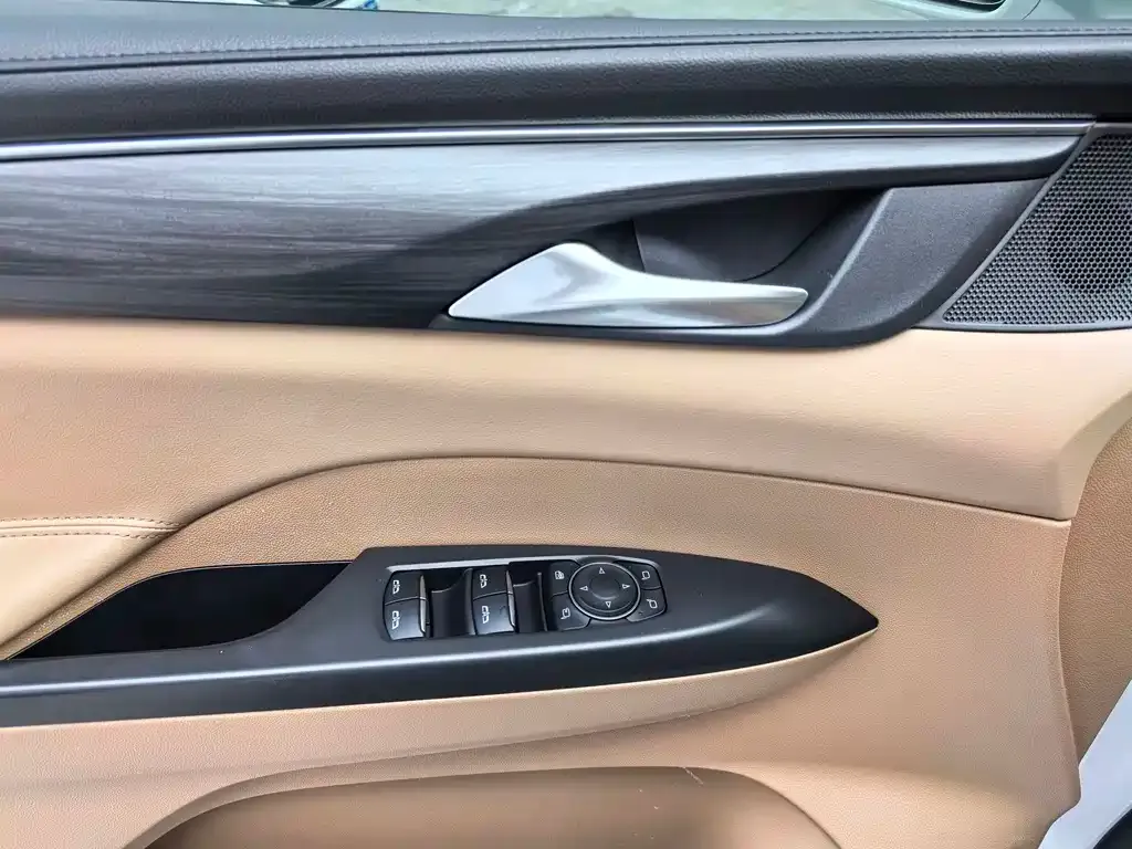 Buick GL8 2021 из CN, фото 3